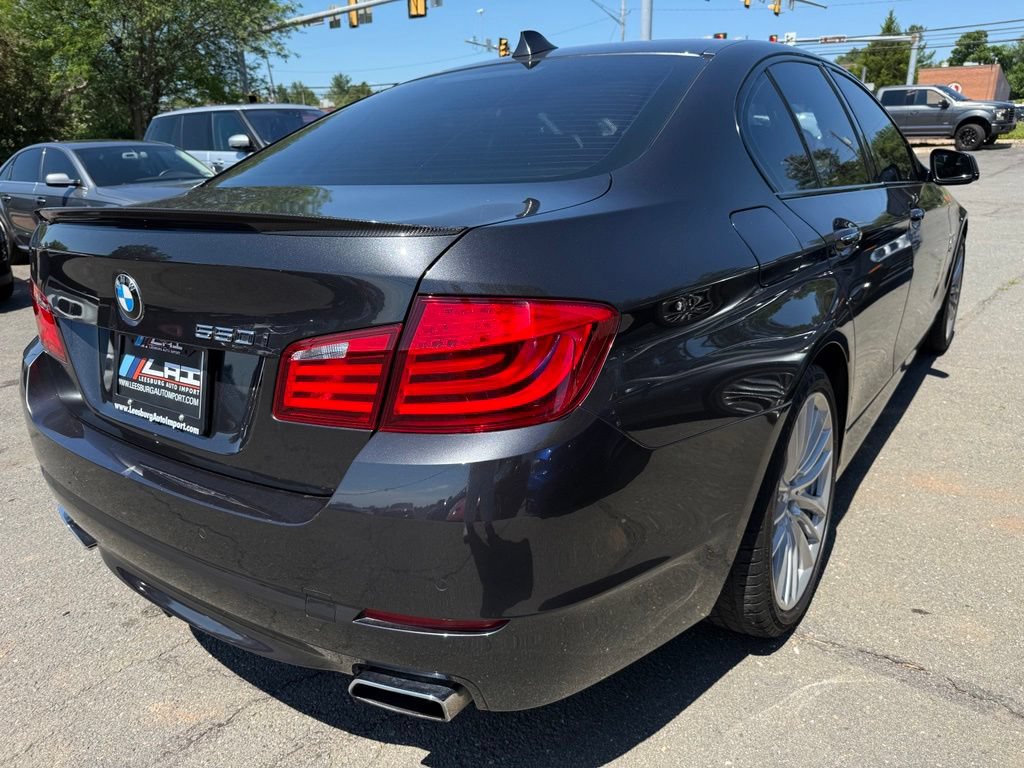 Used 2011 BMW 550i xDrive Sedan AWD/4WD image 2