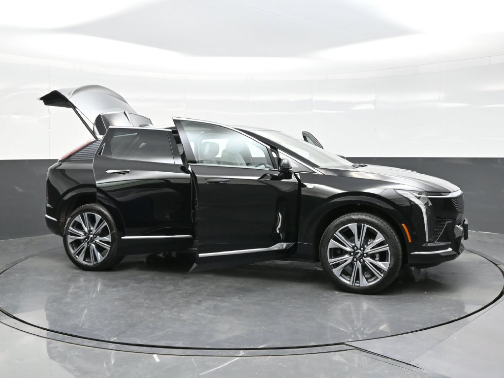 New 2027 Cadillac Optiq Premium Luxury w/ LPO, Floor Liner Package AWD/4WD image 41