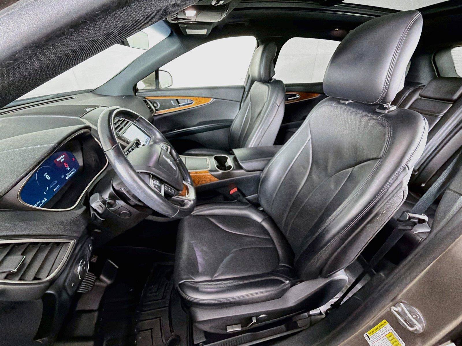 Used 2019 Lincoln Nautilus Reserve AWD/4WD image 2