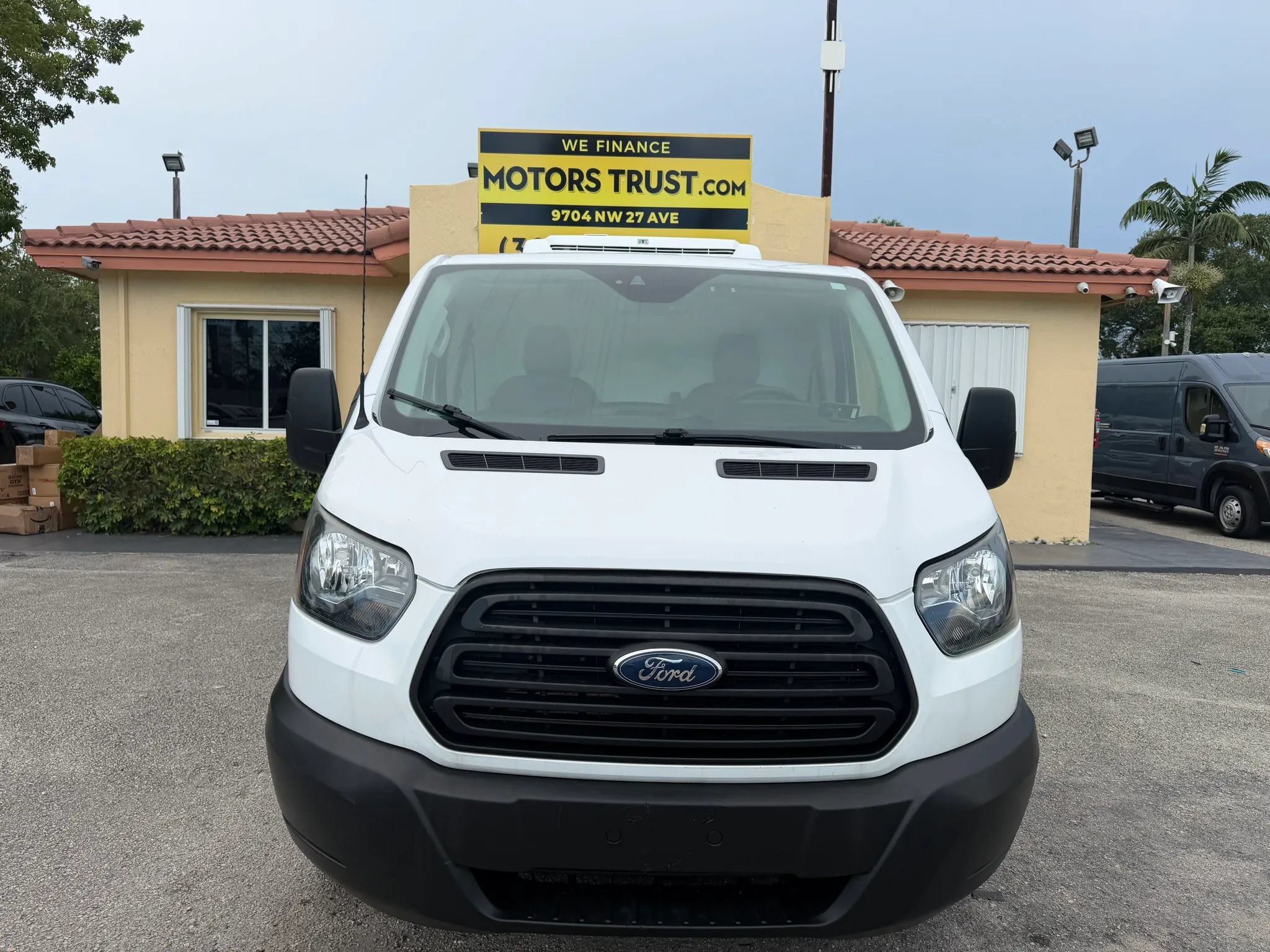 Used 2019 Ford Transit 150 130 Low Roof RWD image 12