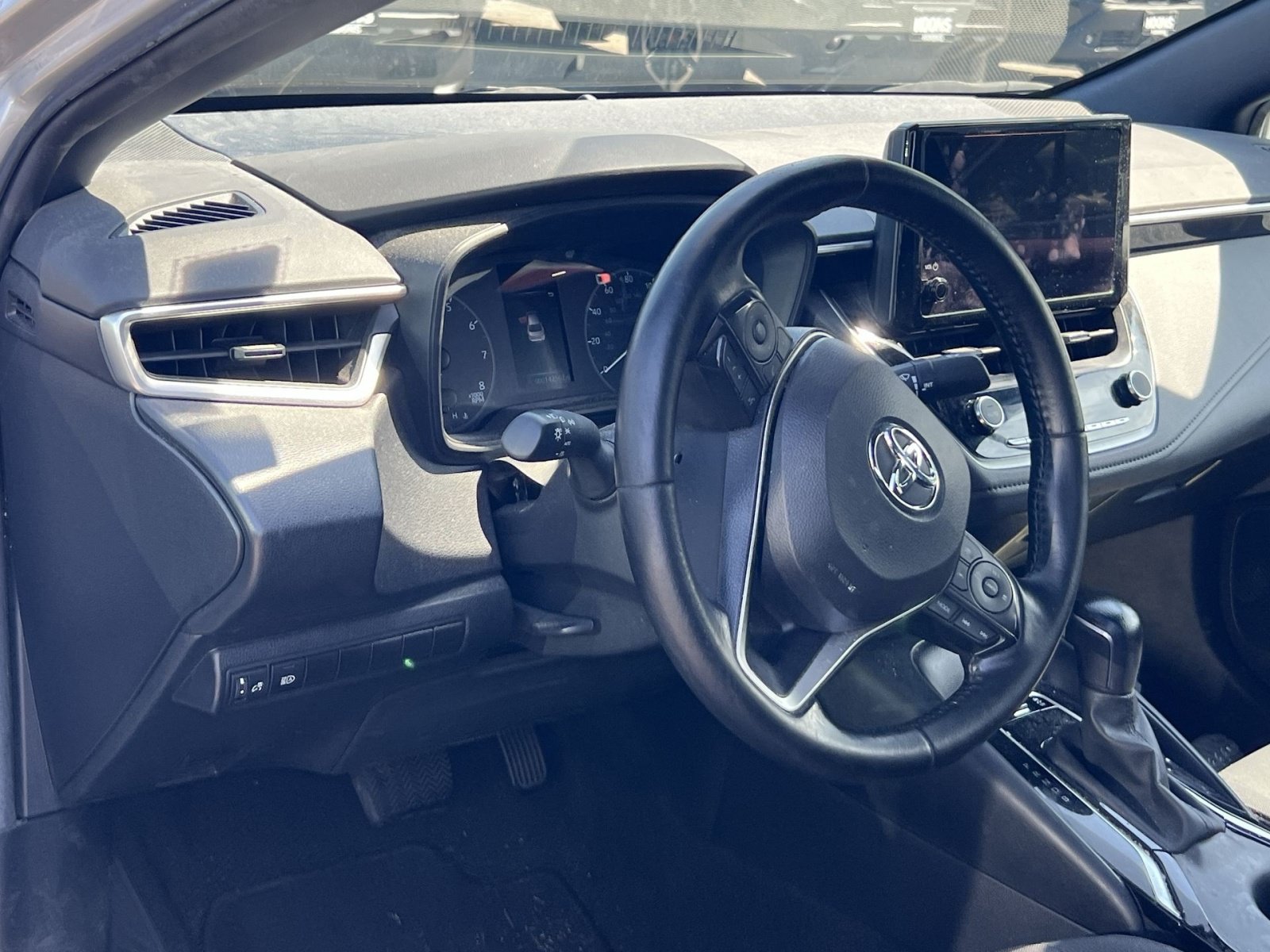Used 2023 Toyota Corolla SE w/ Carpet Mat Package (TMS) FWD image 12