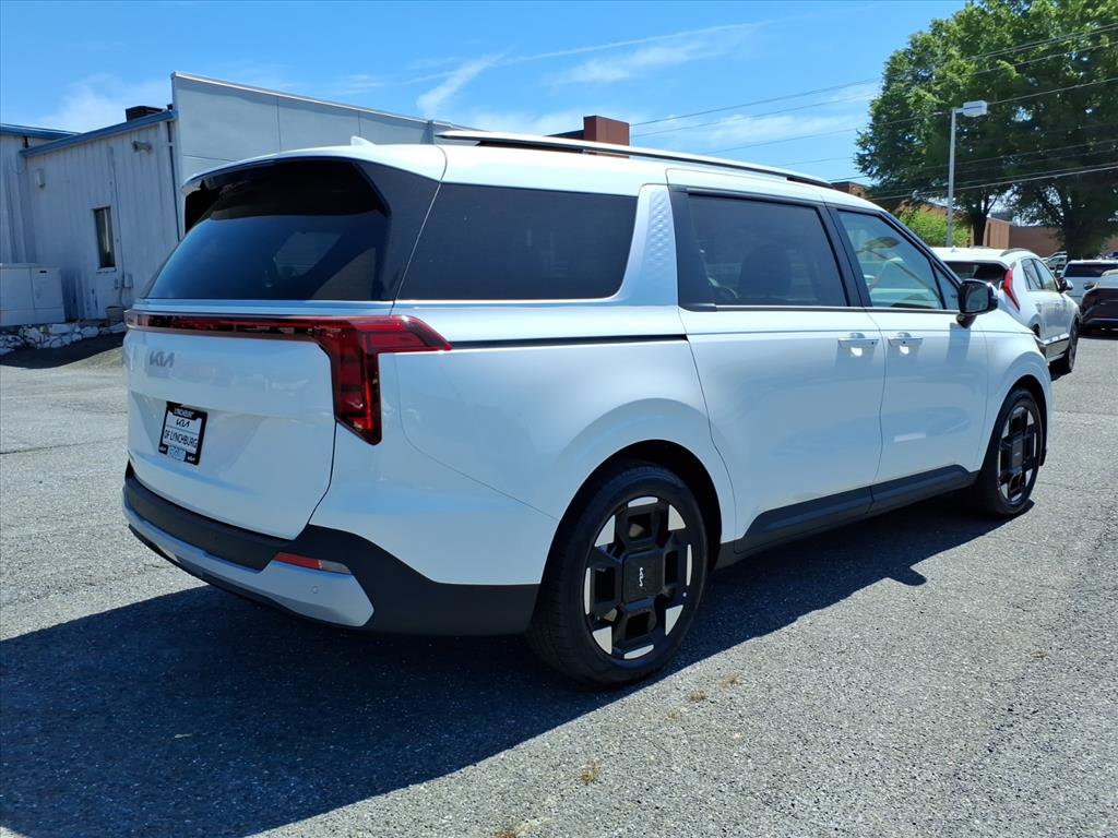 New 2026 Kia Carnival EX FWD image 4