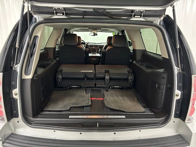 Used 2011 GMC Yukon XL Denali image 10