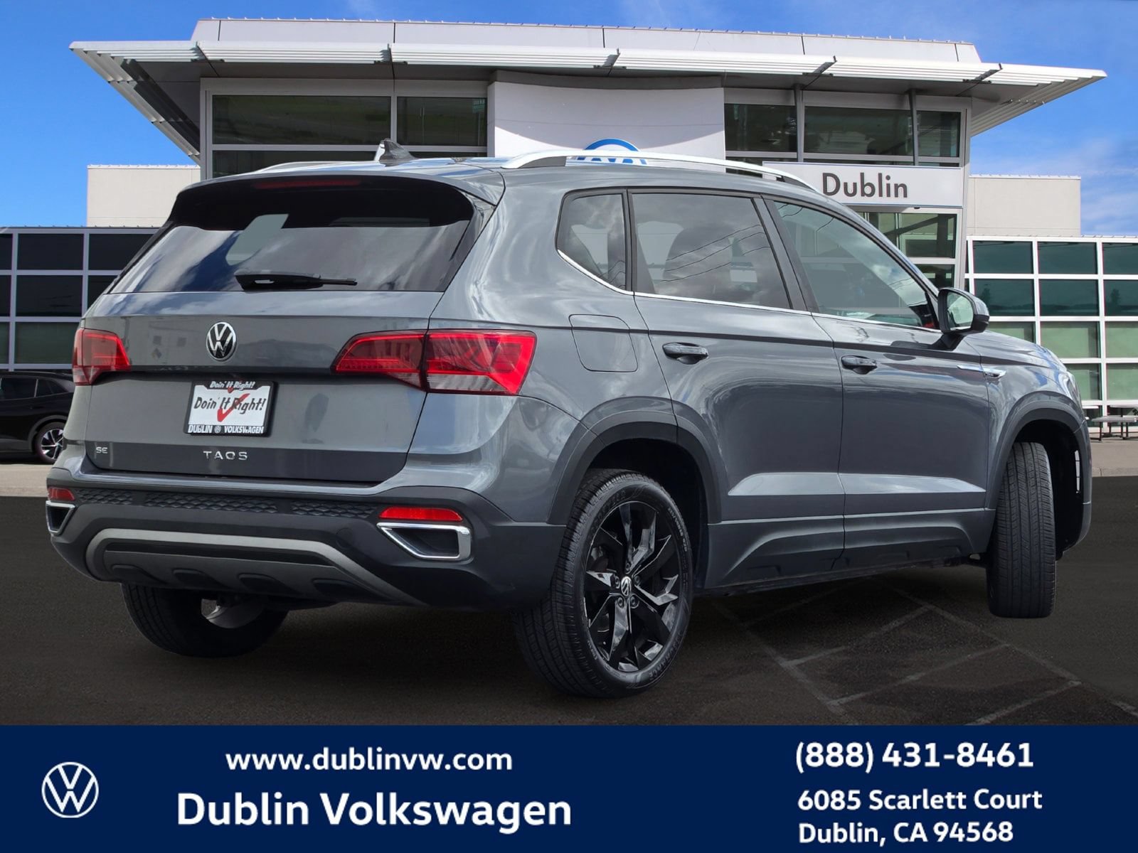 Certified 2023 Volkswagen Taos SE w/ Panoramic Sunroof Package FWD image 4