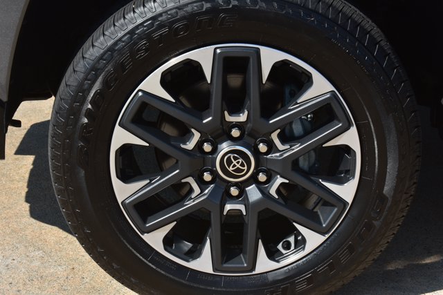 Used 2024 Toyota Tundra Limited w/ Power Package AWD/4WD image 10