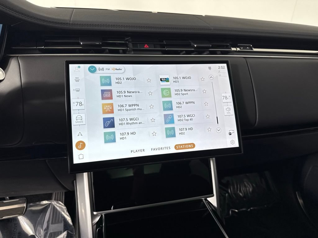 Used 2025 Land Rover Range Rover SE AWD/4WD image 21
