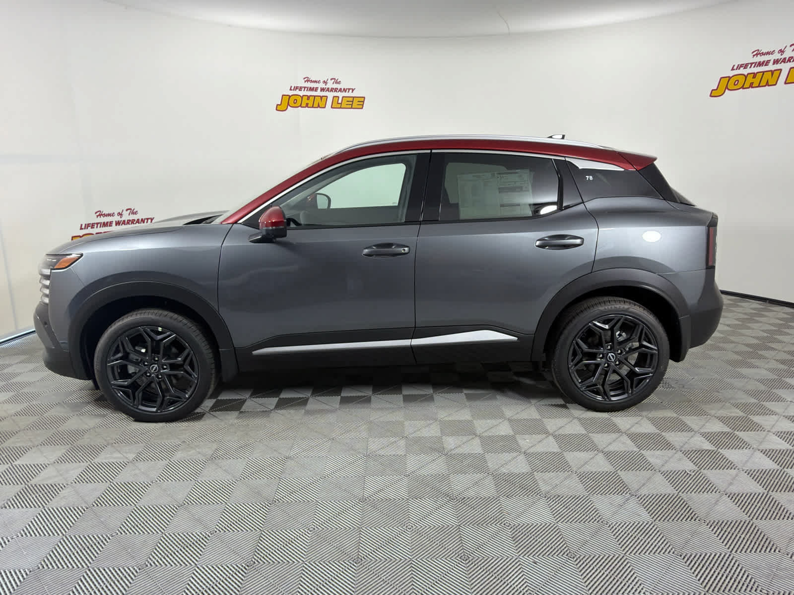 New 2026 Nissan Kicks SR w/ Interior Electronics Package FWD image 2