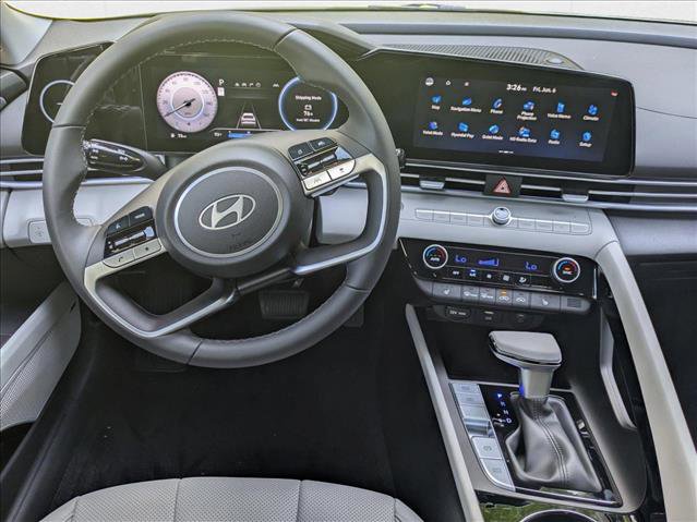 New 2025 Hyundai Elantra Limited image 3