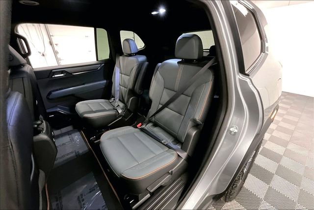 Used 2025 GMC Acadia AT4 image 22