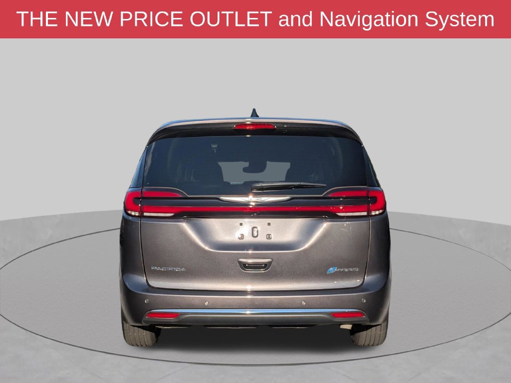 Used 2023 Chrysler Pacifica Limited FWD image 6
