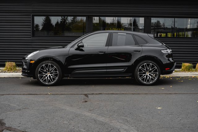 Used 2024 Porsche Macan w/ Premium Plus Package image 2