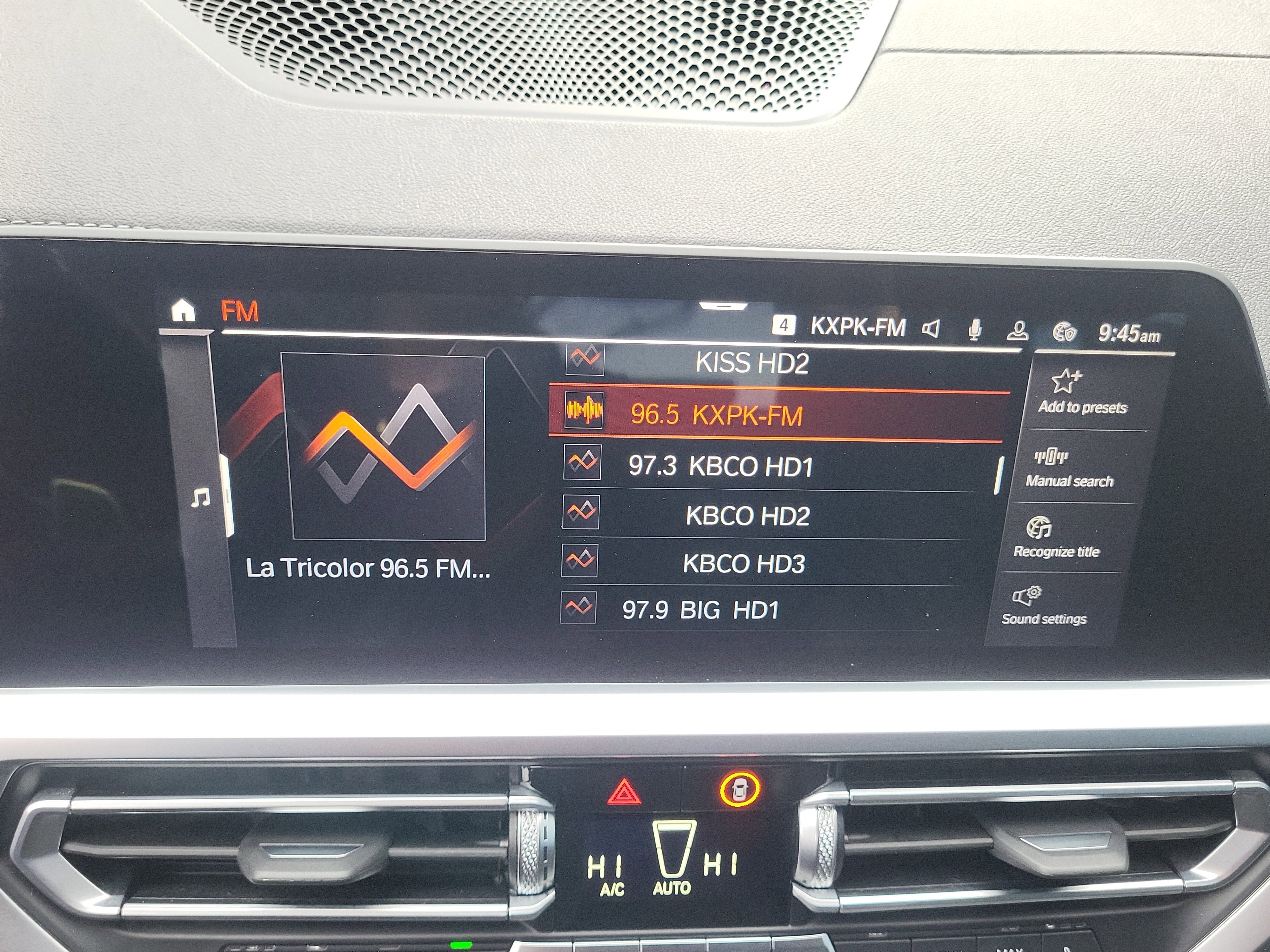 Used 2021 BMW 330i Sedan w/ M Sport Package image 16