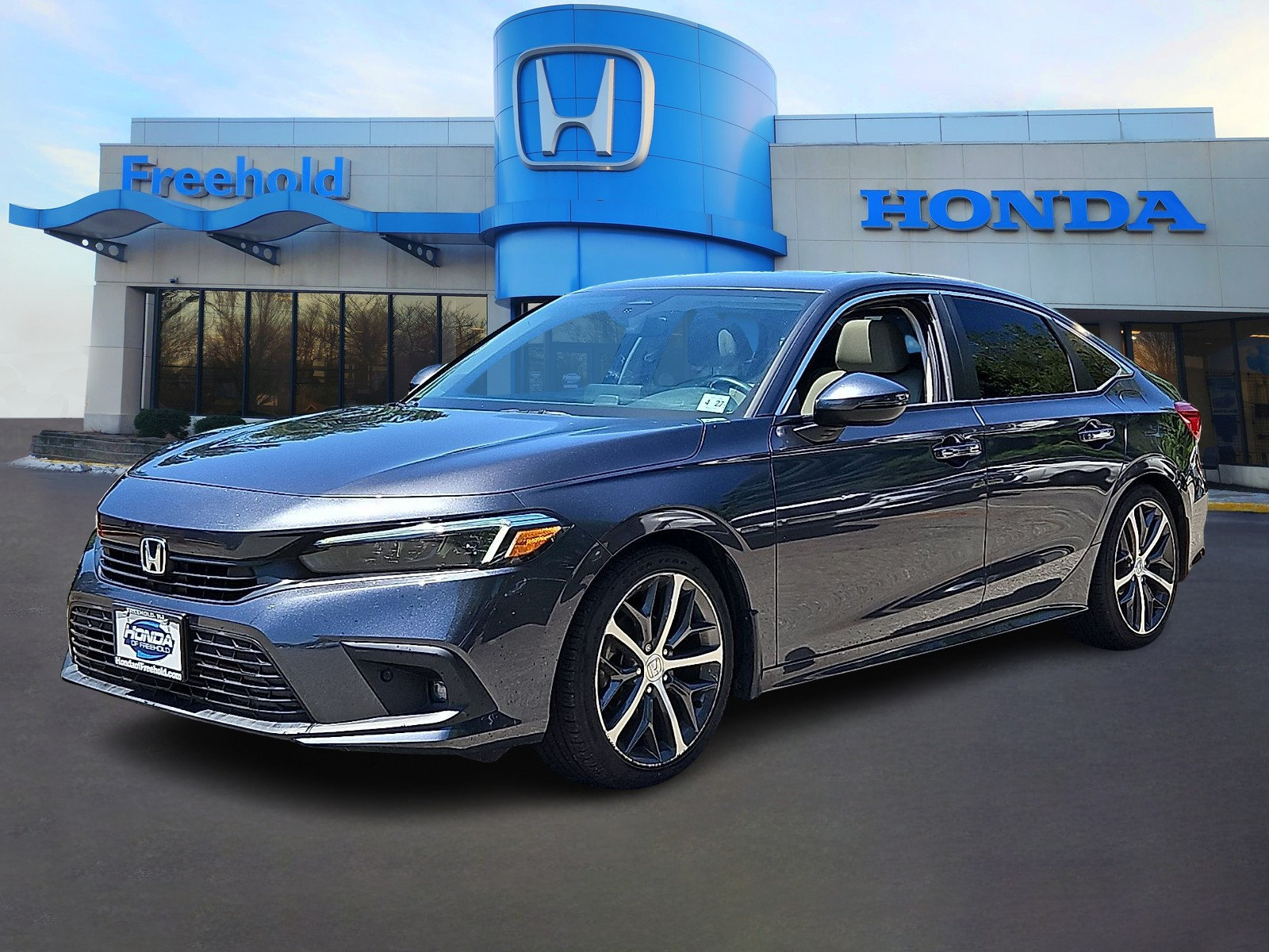 Used 2022 Honda Civic Touring image 3