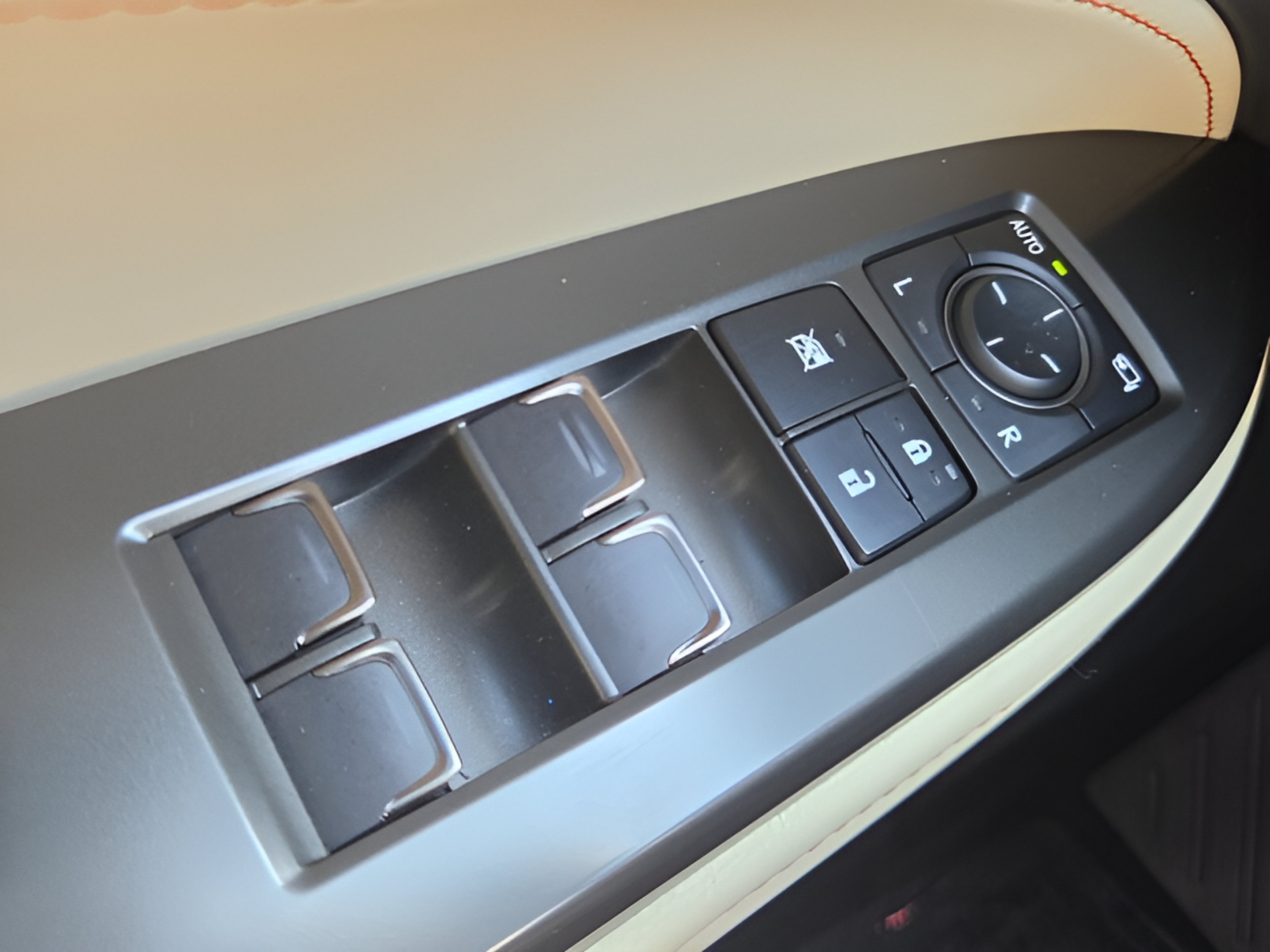 Certified 2024 Lexus NX 350h AWD image 29