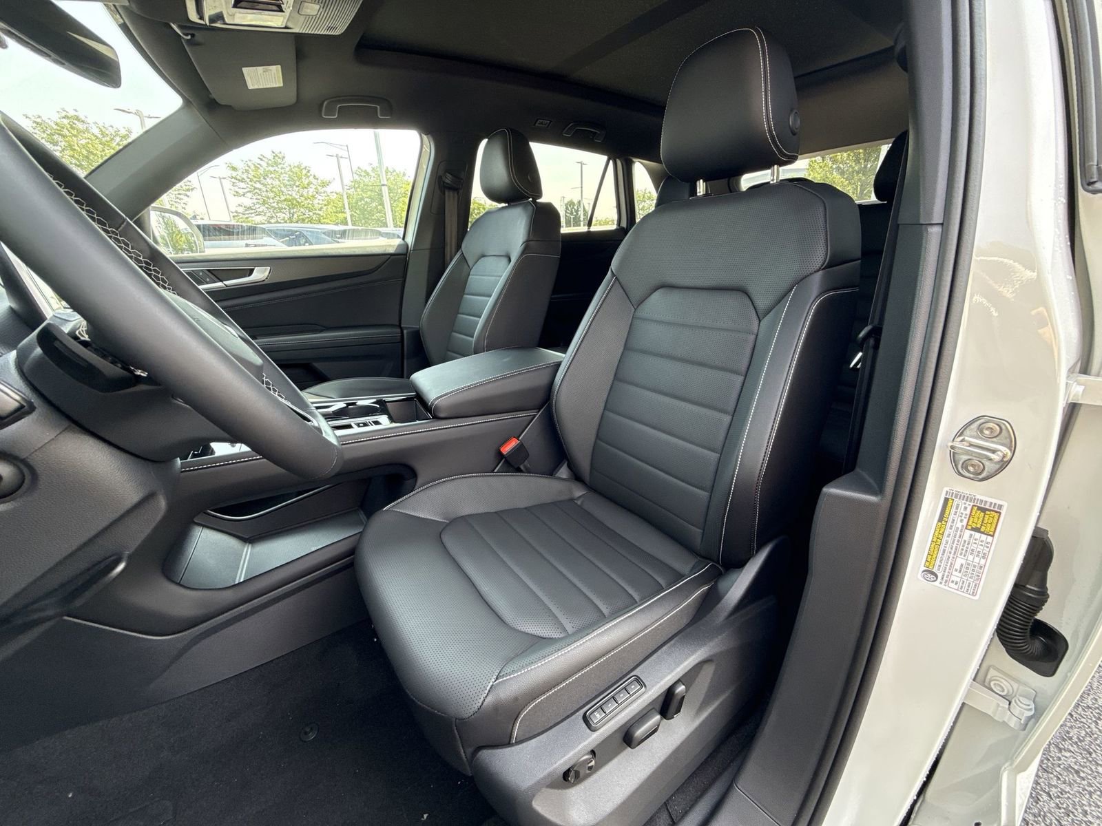 New 2025 Volkswagen Atlas Cross Sport SEL image 12
