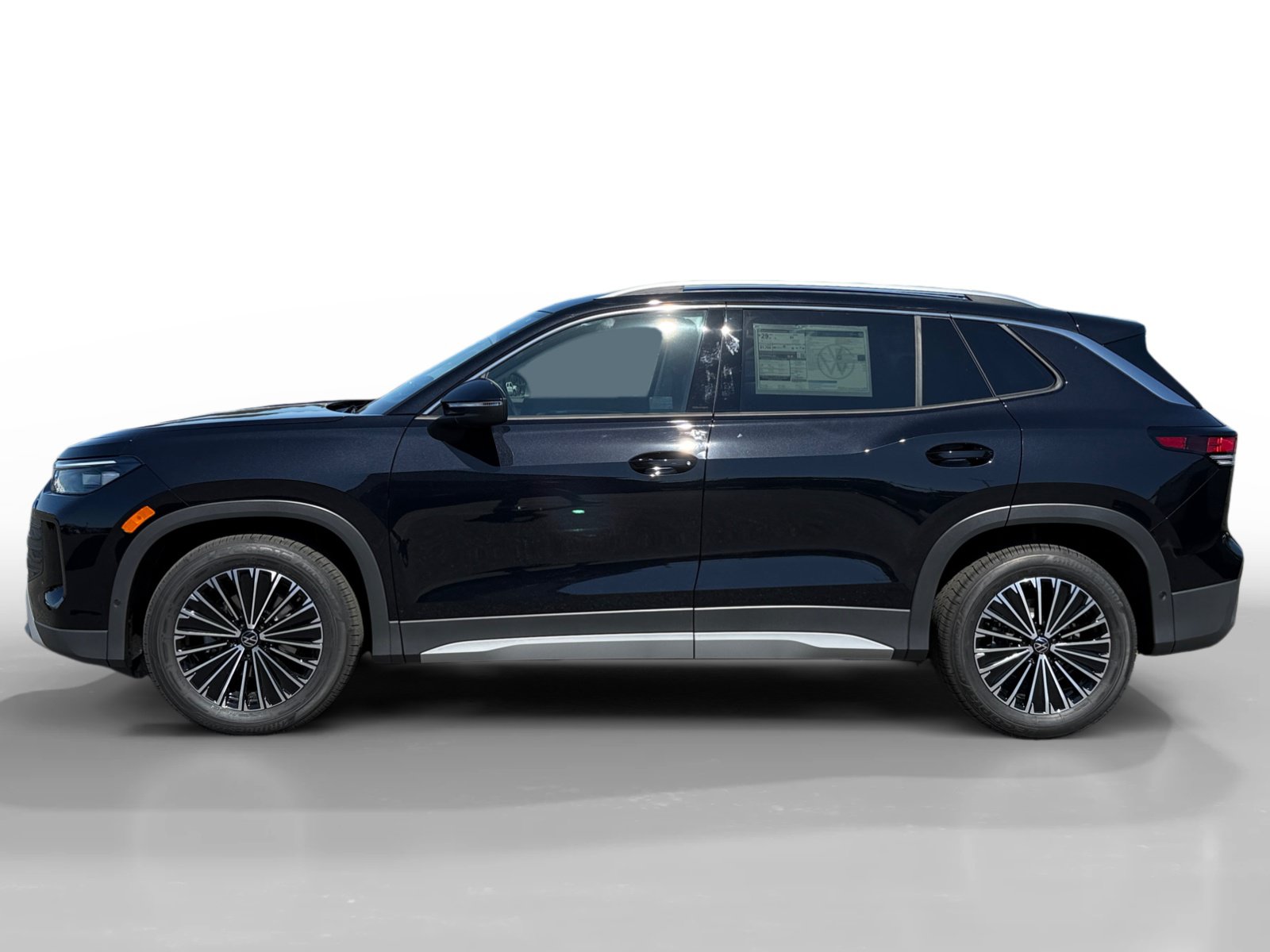 New 2026 Volkswagen Tiguan S FWD image 2