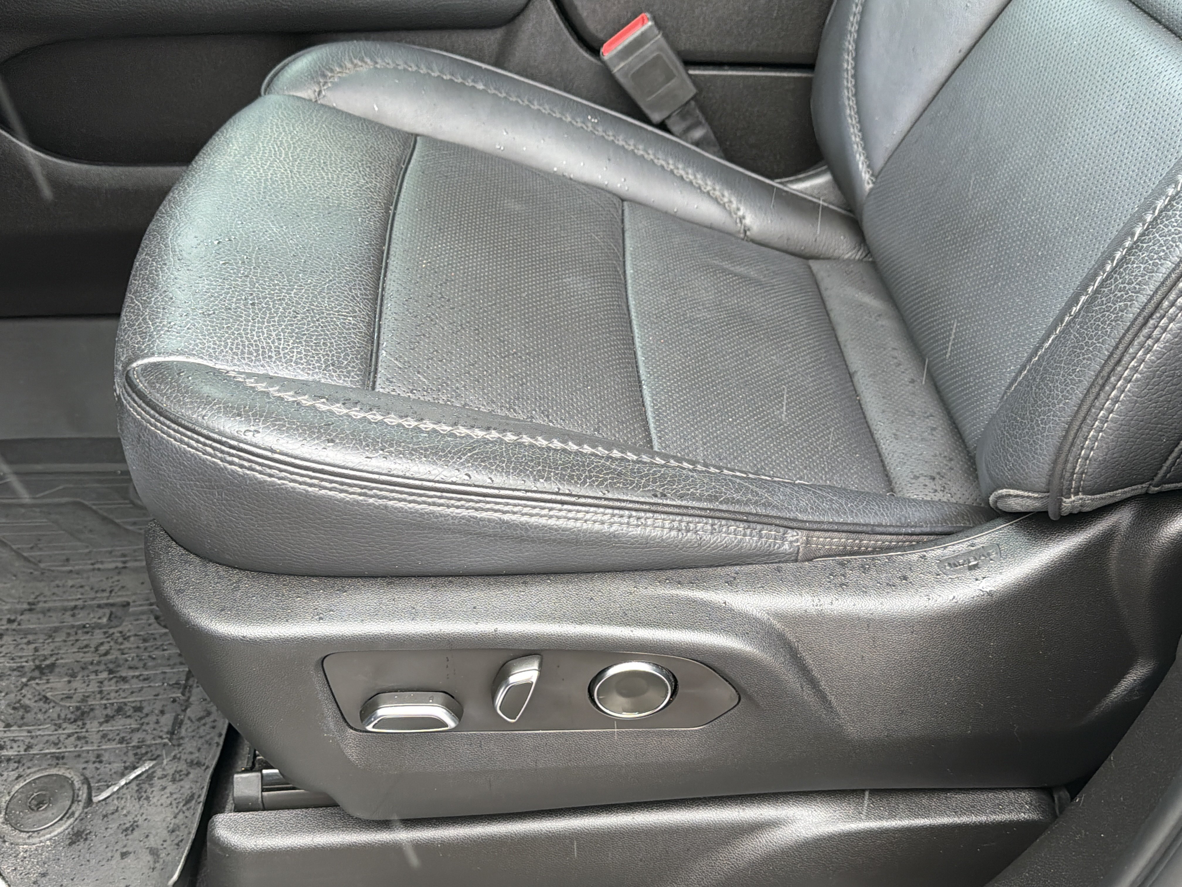 Used 2023 GMC Yukon Denali AWD/4WD image 26