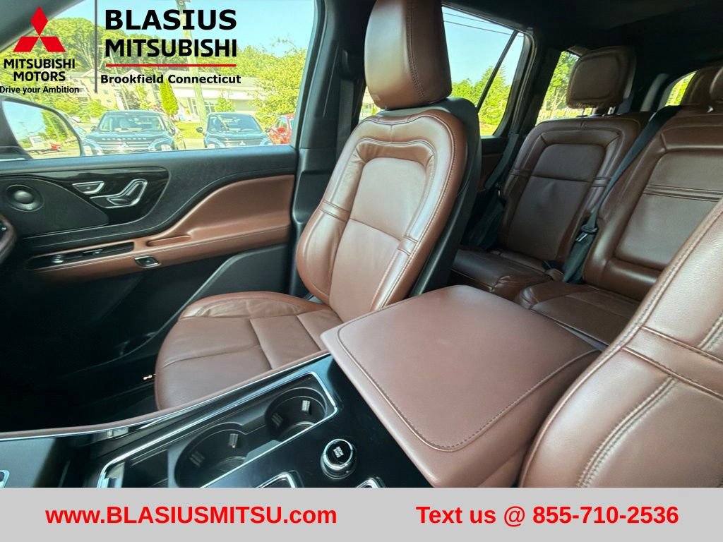 Used 2025 Lincoln Aviator Reserve AWD/4WD image 24