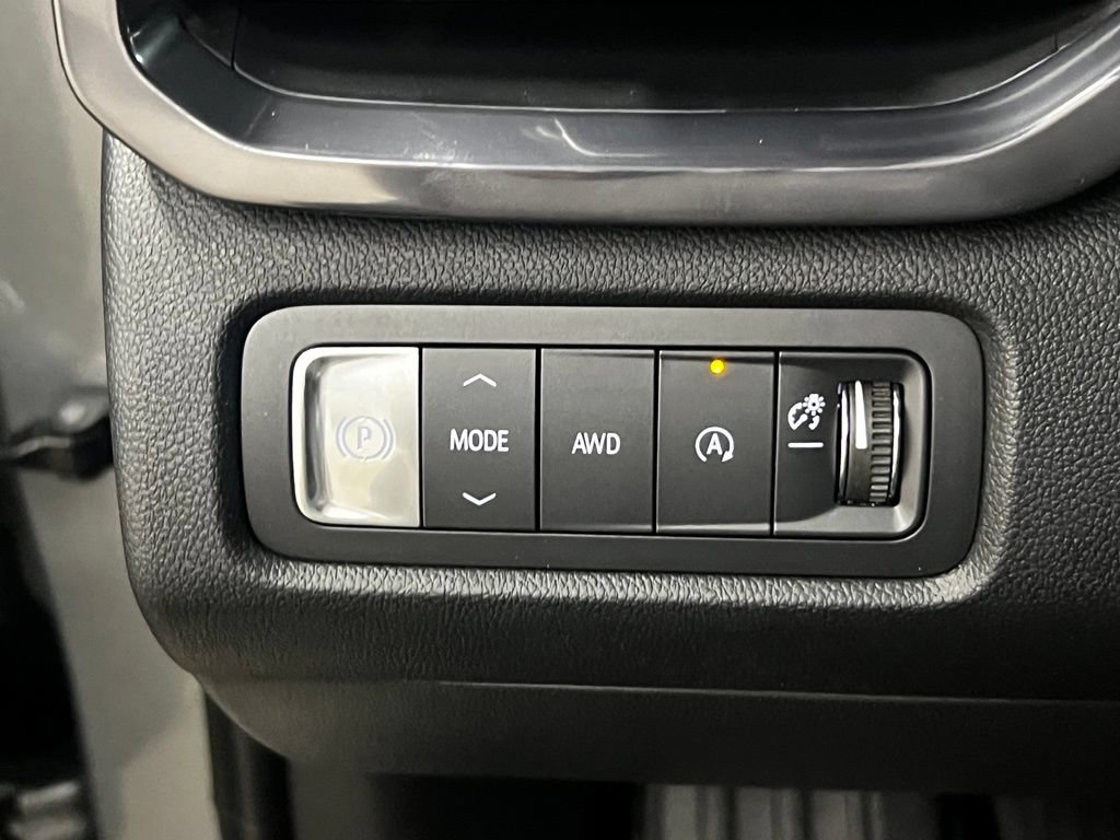 New 2026 GMC Acadia AT4 w/ Luxury Package AWD/4WD image 18