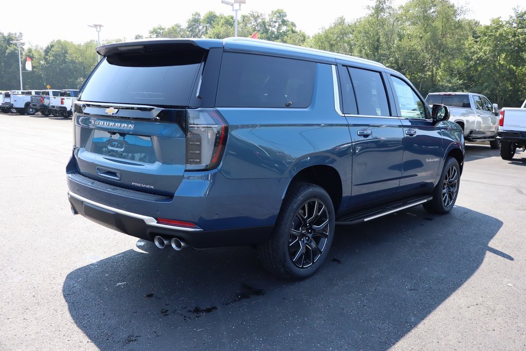 New 2025 Chevrolet Suburban Premier image 32