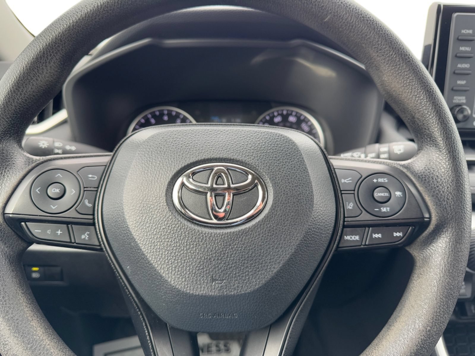 Used 2022 Toyota RAV4 XLE AWD/4WD image 17