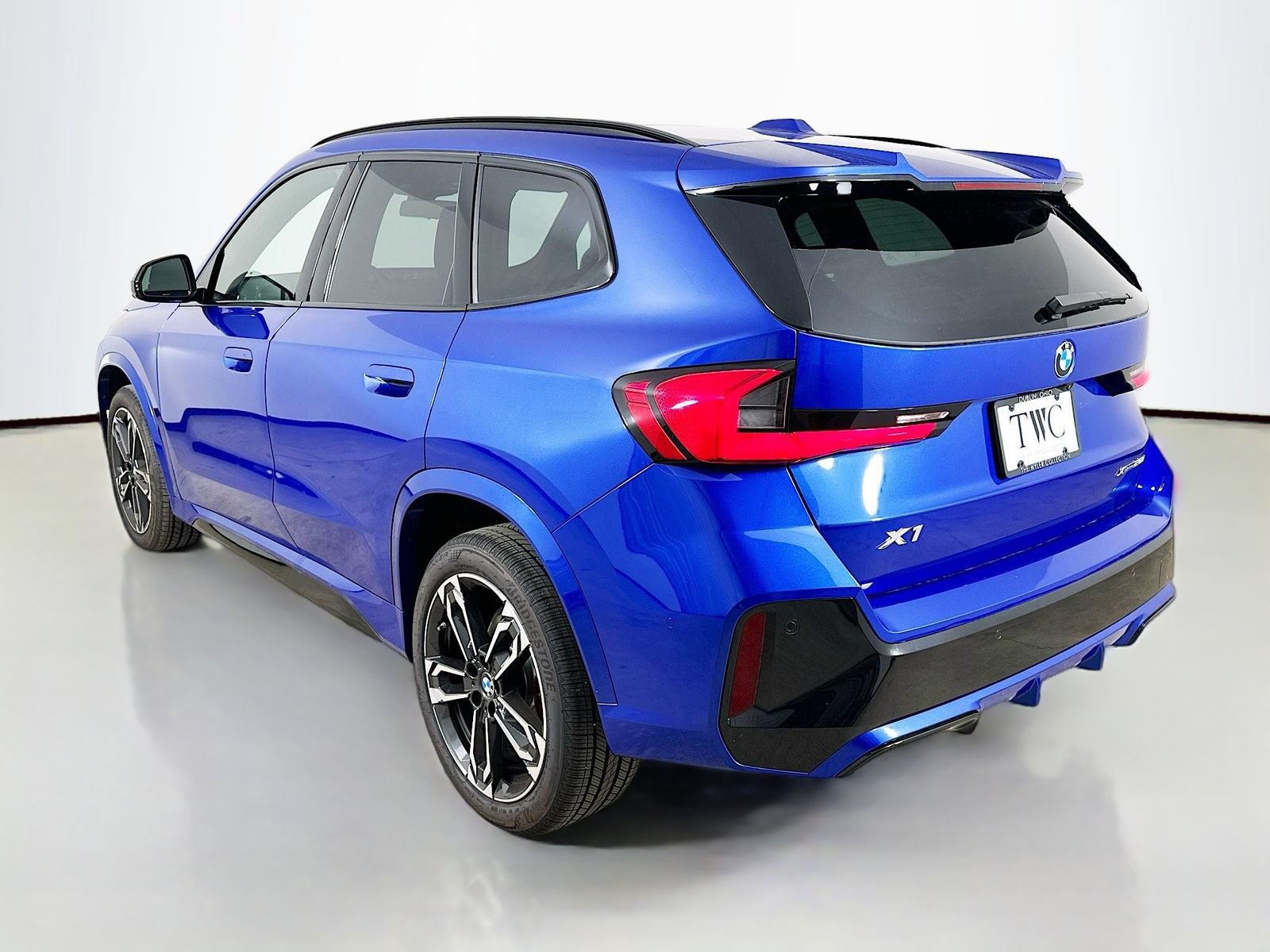 New 2026 BMW X1 xDrive28i w/ Technology Package AWD/4WD image 7