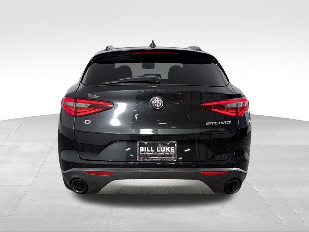 Used 2023 Alfa Romeo Stelvio Ti AWD/4WD image 8
