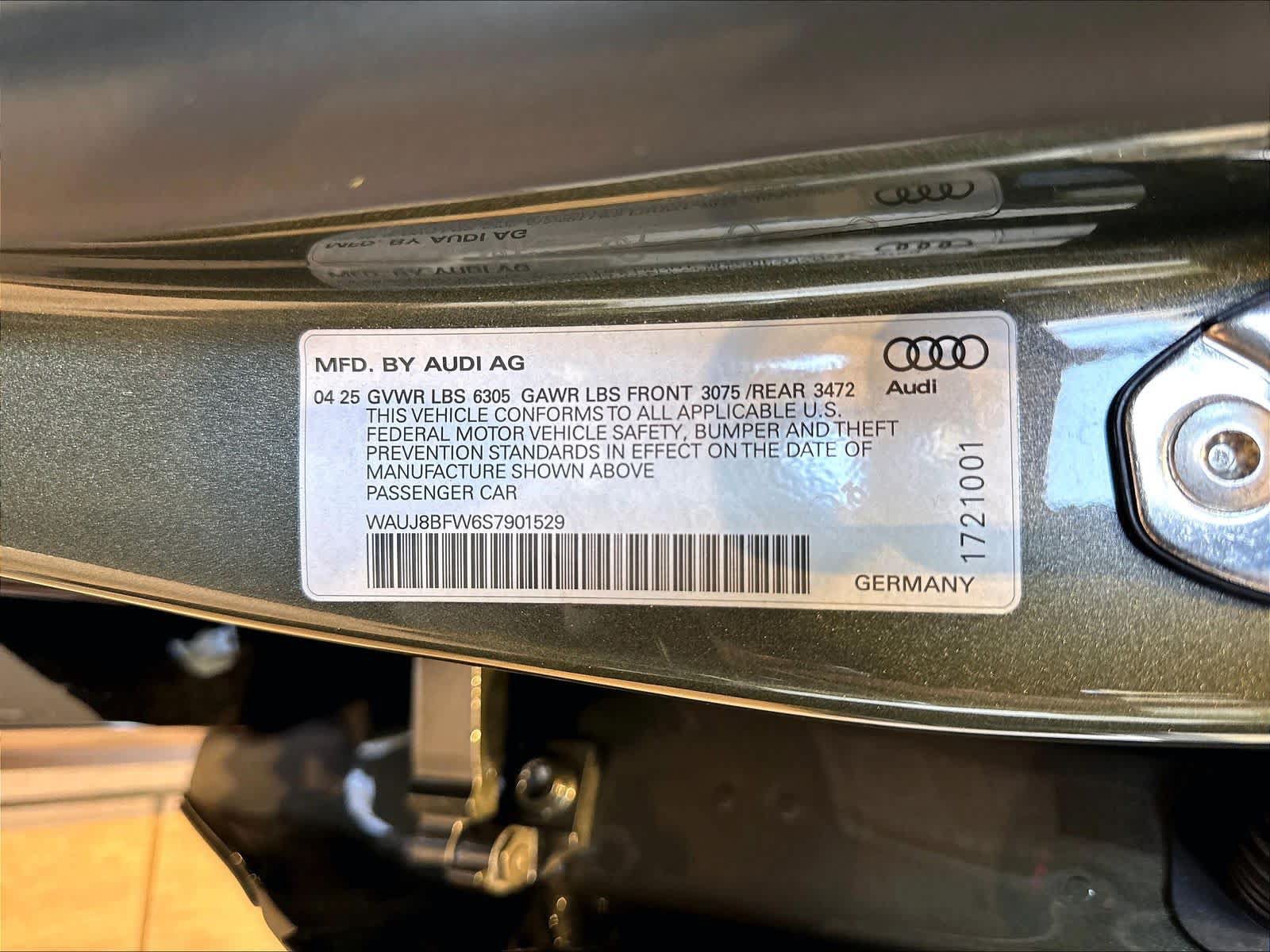 Used 2025 Audi RS e-tron GT performance w/ Dynamic Plus Package AWD/4WD image 34