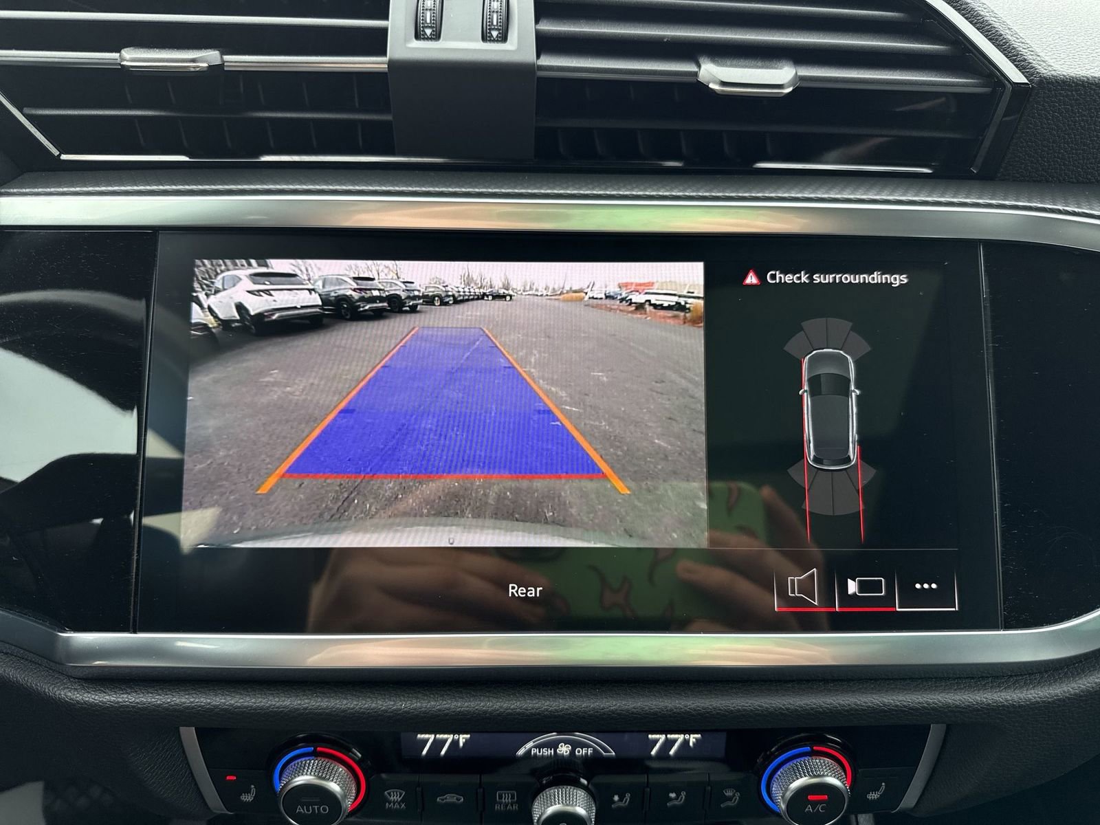 Used 2025 Audi Q3 2.0T Premium image 18