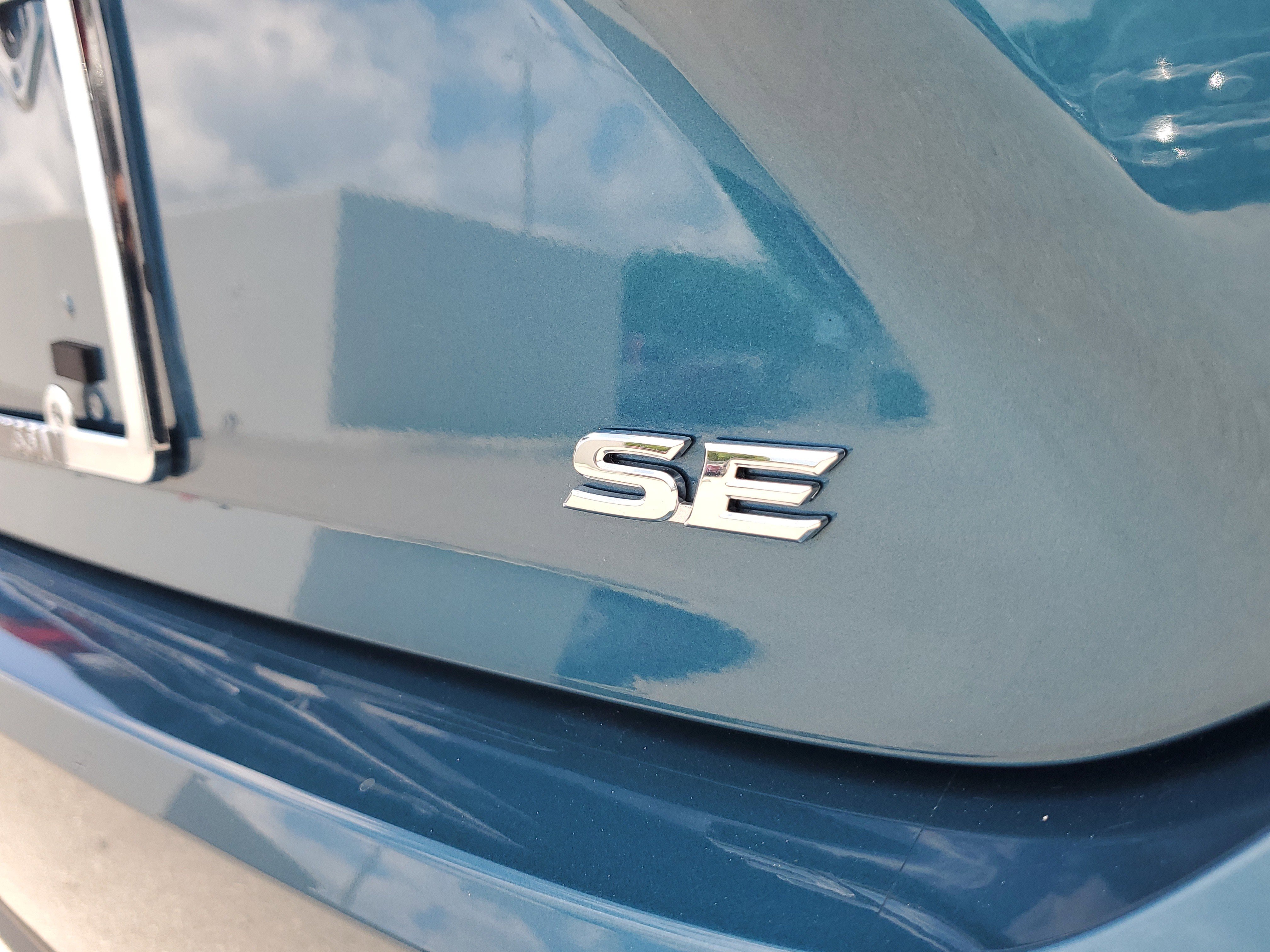 Used 2025 Toyota Camry SE FWD image 29