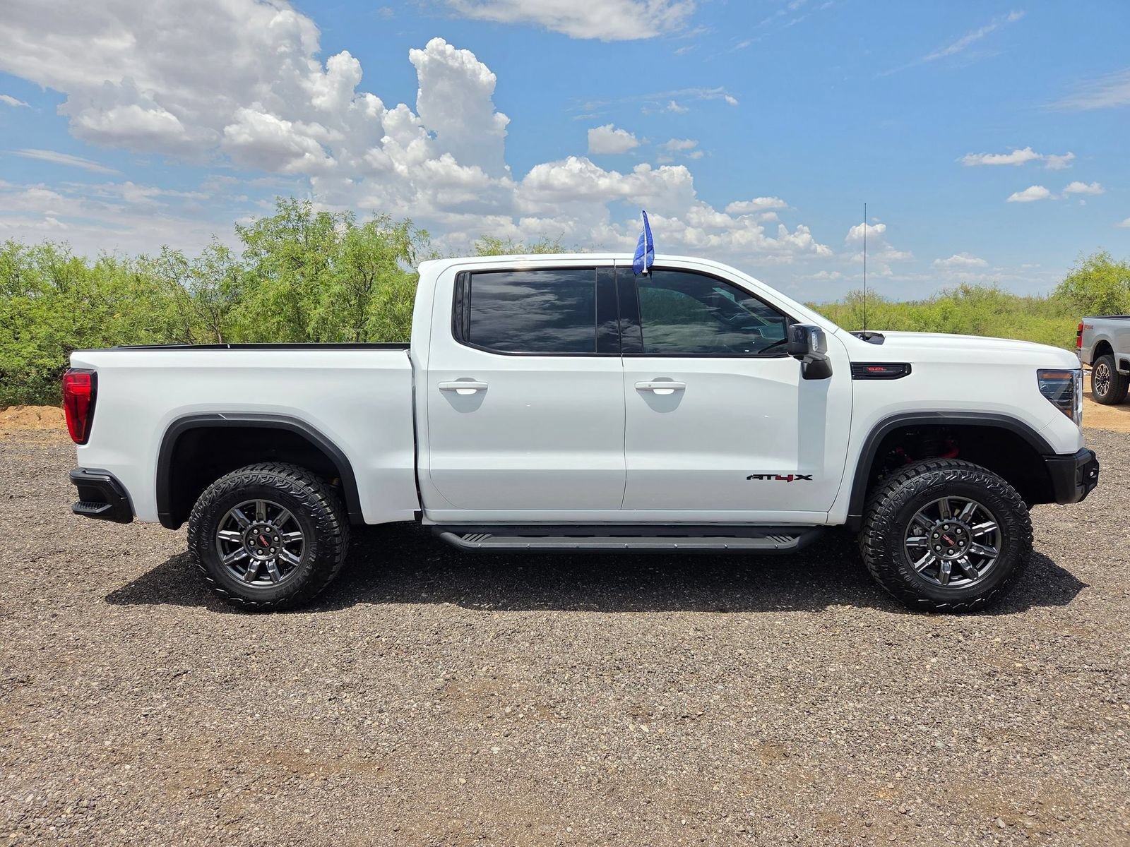Used 2026 GMC Sierra 1500 AT4X w/ LPO, Black Badging Package AWD/4WD image 4
