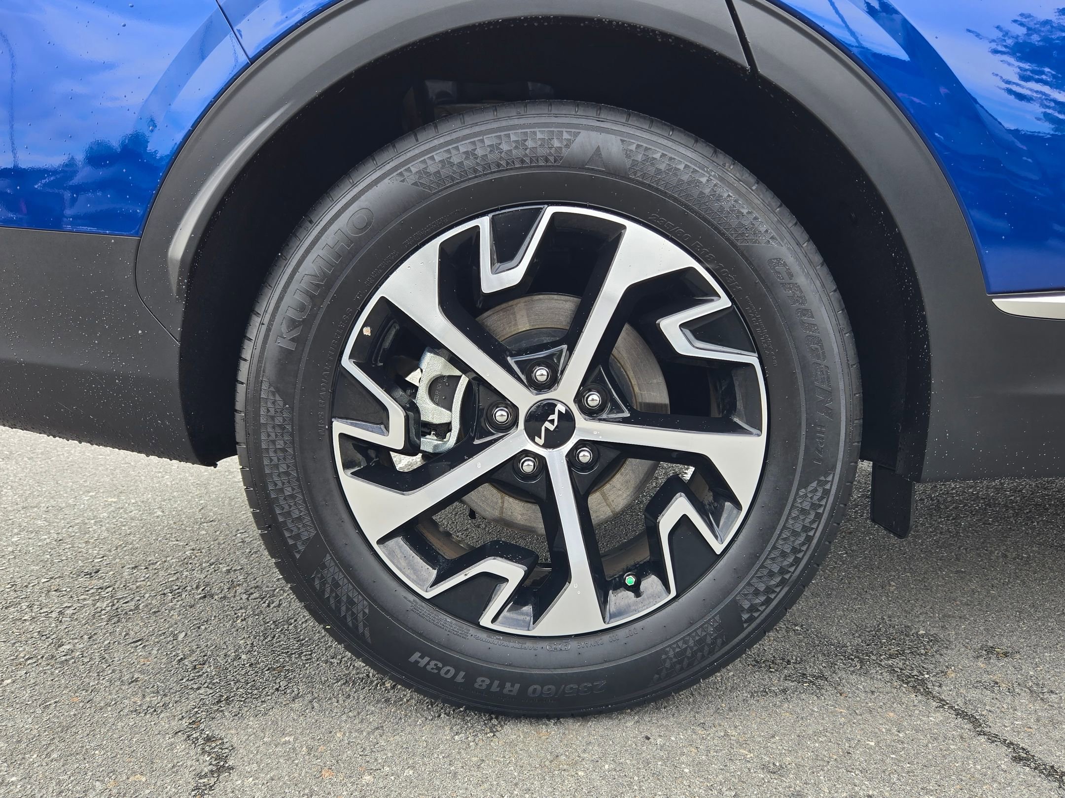 Used 2025 Kia Sportage EX image 17