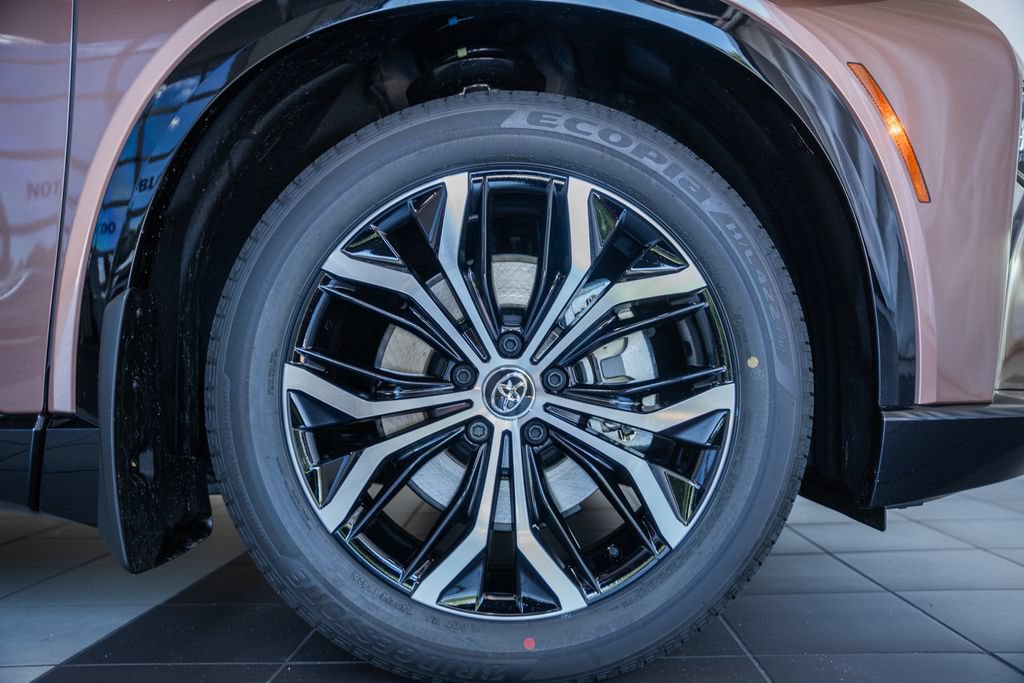 New 2026 Toyota Crown Signia AWD/4WD image 18