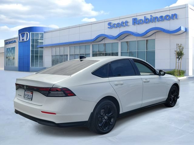 Certified 2025 Honda Accord SE image 4