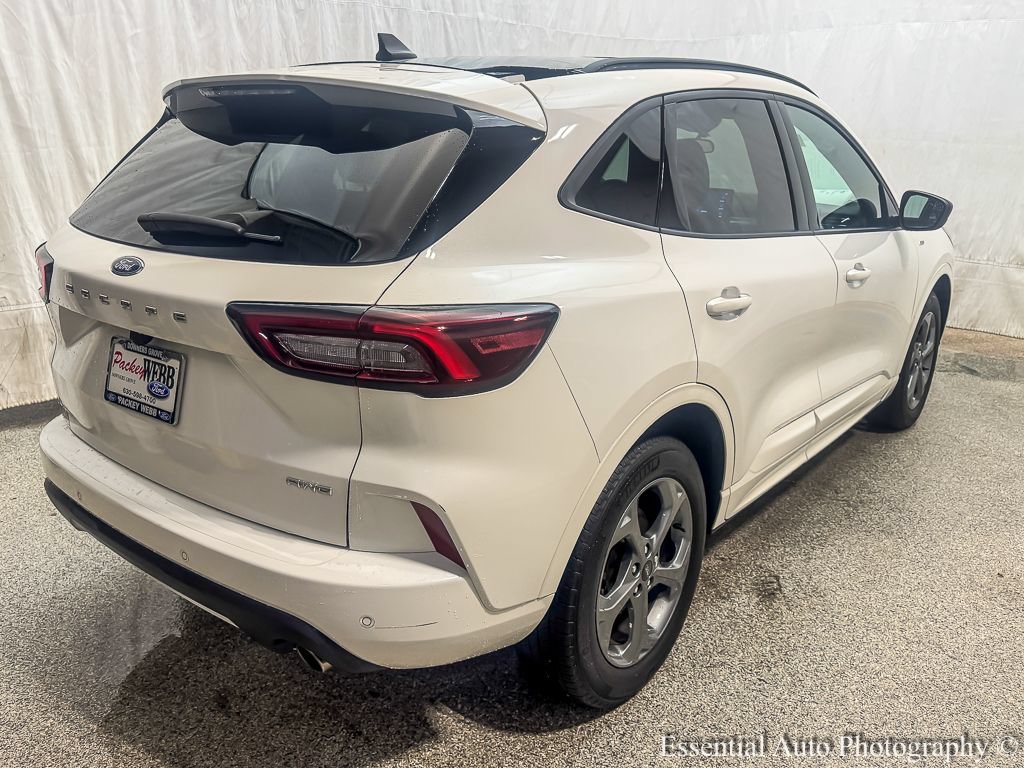 Used 2023 Ford Escape ST-Line w/ Tech Pack #1 AWD/4WD image 8