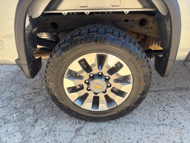 Used 2024 Chevrolet Silverado 2500 Custom w/ Custom Convenience Package AWD/4WD image 9