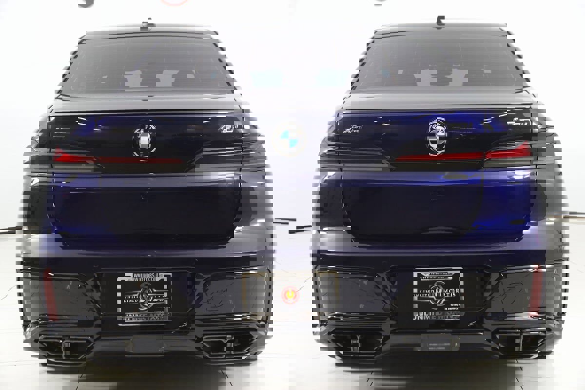 Used 2023 BMW 760i xDrive image 61