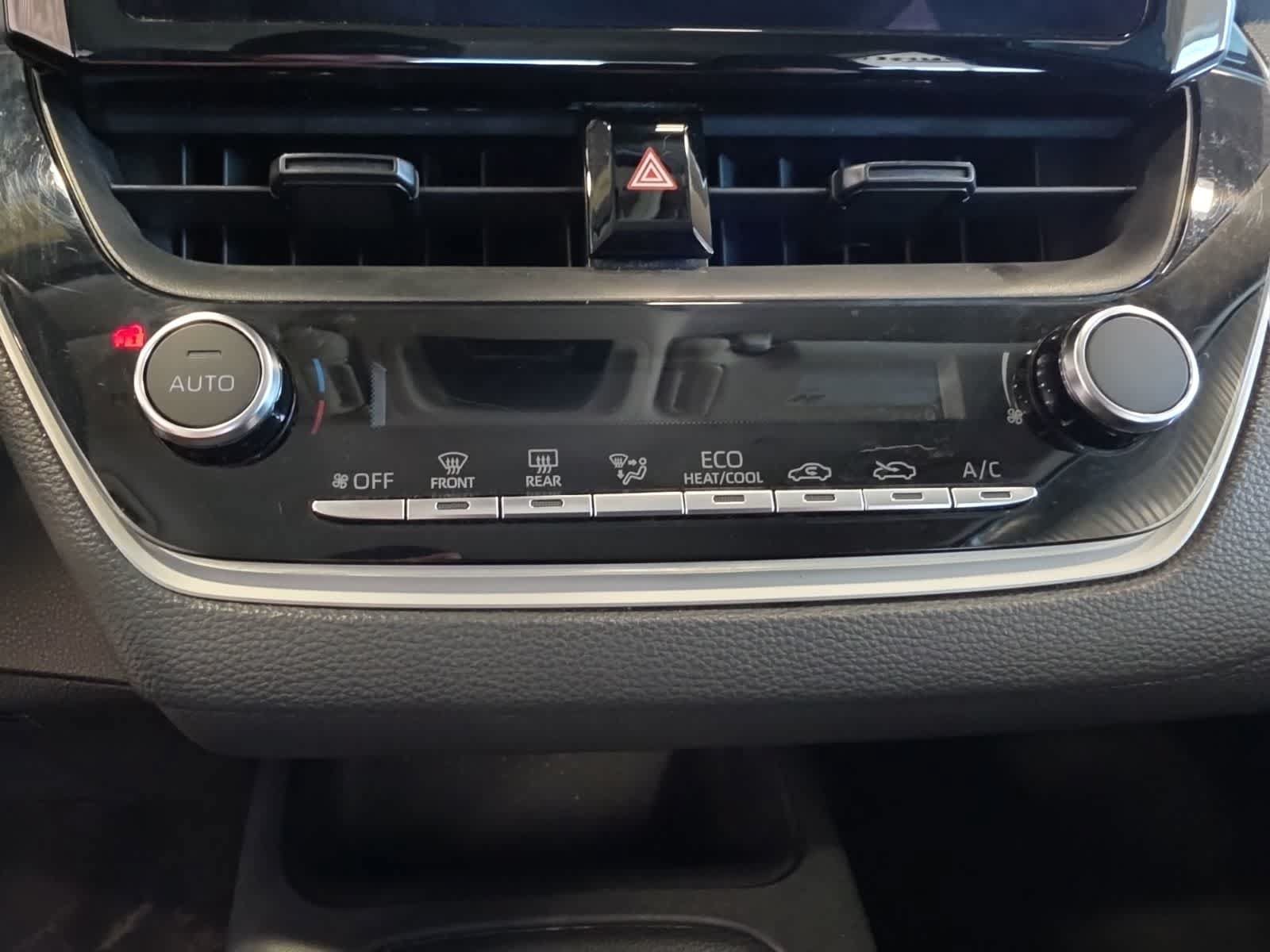 Used 2024 Toyota Corolla LE FWD image 24