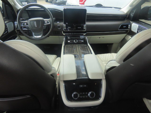 Used 2020 Lincoln Navigator Black Label AWD/4WD image 24