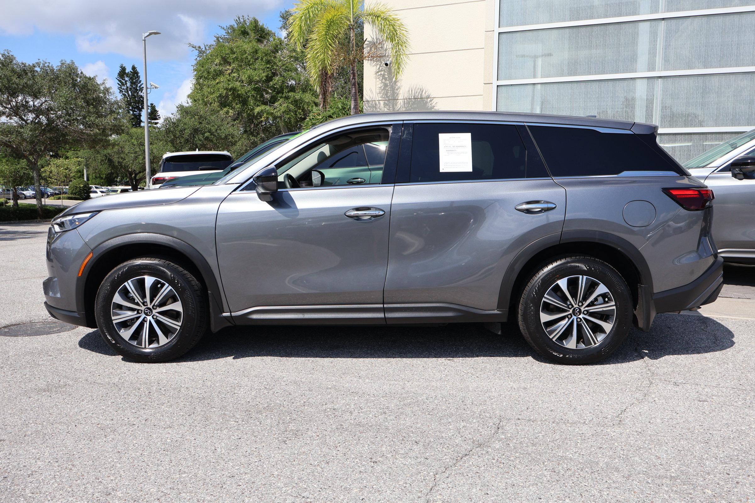 Certified 2025 INFINITI QX60 Pure FWD image 6