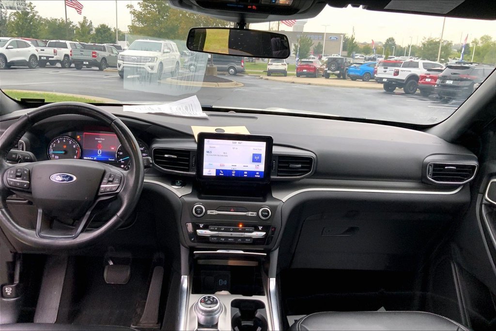 Used 2020 Ford Explorer XLT w/ Equipment Group 202A AWD/4WD image 10
