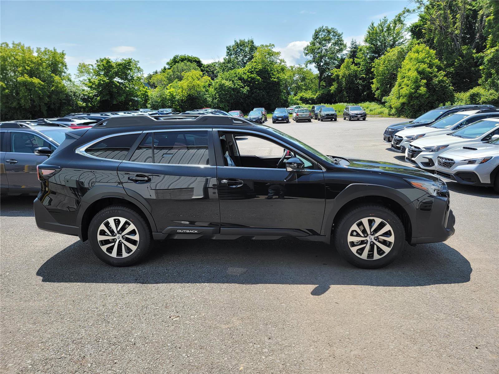 New 2025 Subaru Outback Premium image 4