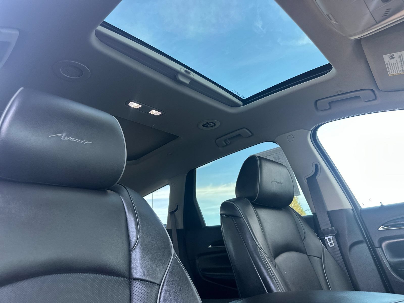 Used 2021 Buick Enclave Avenir w/ Avenir Technology Package AWD/4WD image 19