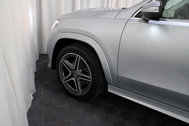 New 2026 Mercedes-Benz GLS 450 4MATIC image 9