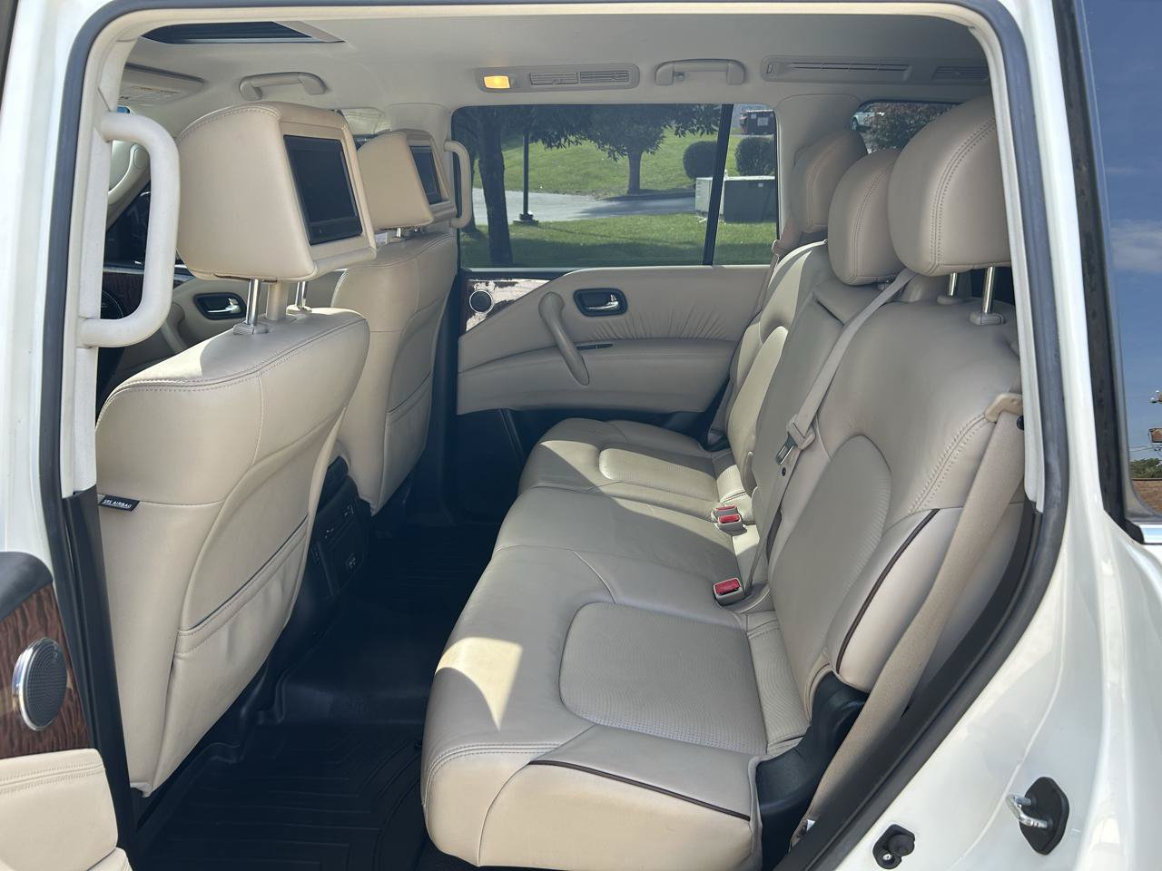 Used 2017 Nissan Armada Platinum w/ Interior Lighting Package AWD/4WD image 13