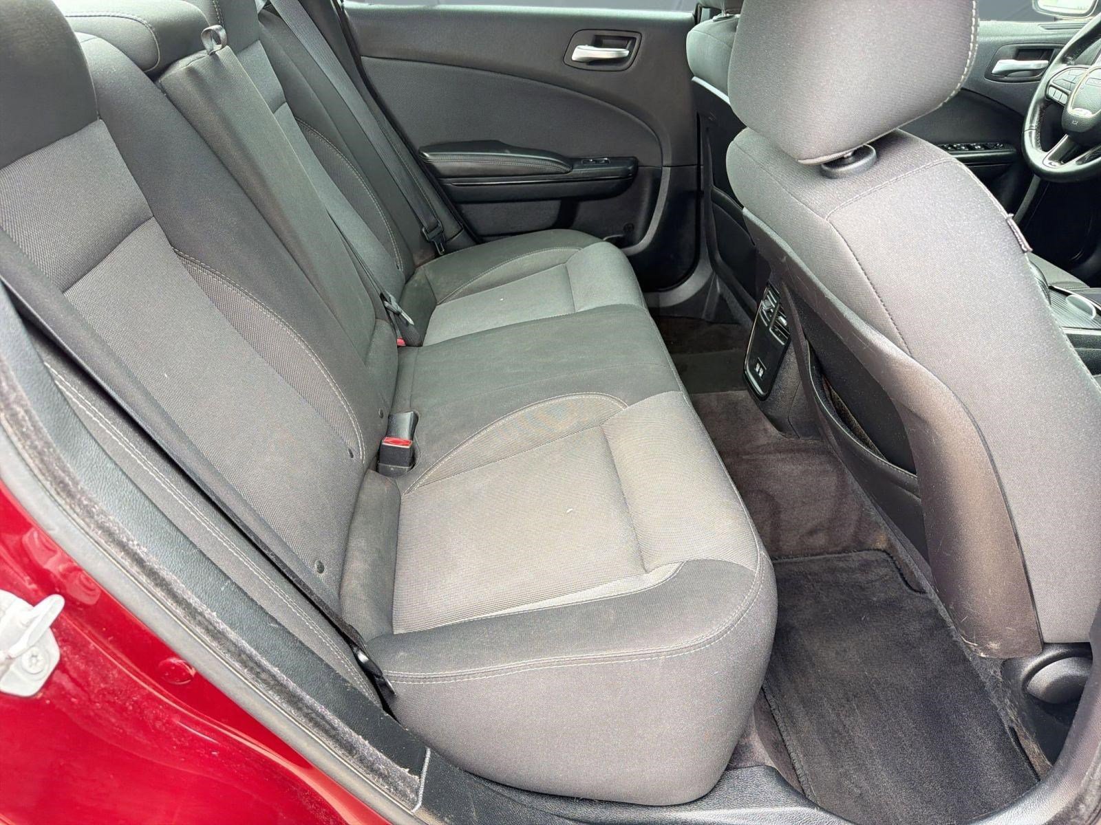 Used 2018 Dodge Charger SXT w/ Blacktop Package RWD image 28