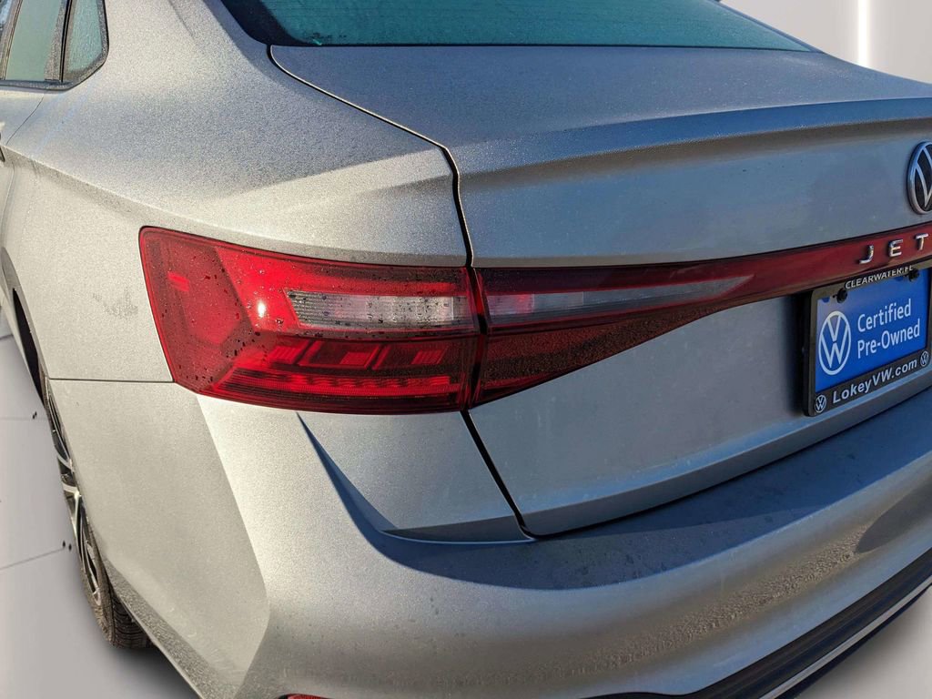 Certified 2025 Volkswagen Jetta Sport image 32