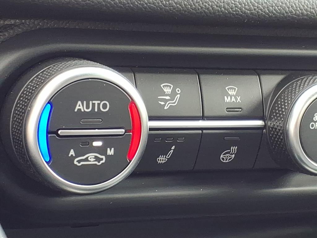 New 2025 Alfa Romeo Giulia w/ Driving Assist Package image 21