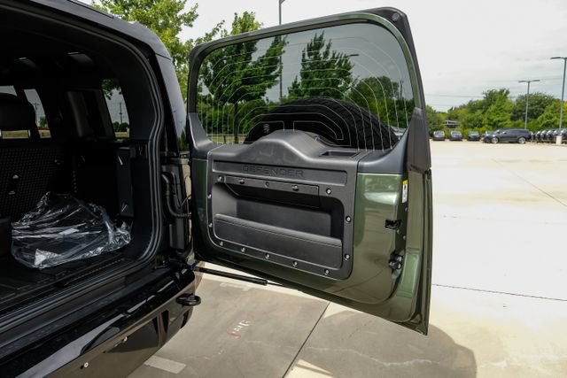 New 2026 Land Rover Defender 110 X AWD/4WD image 68