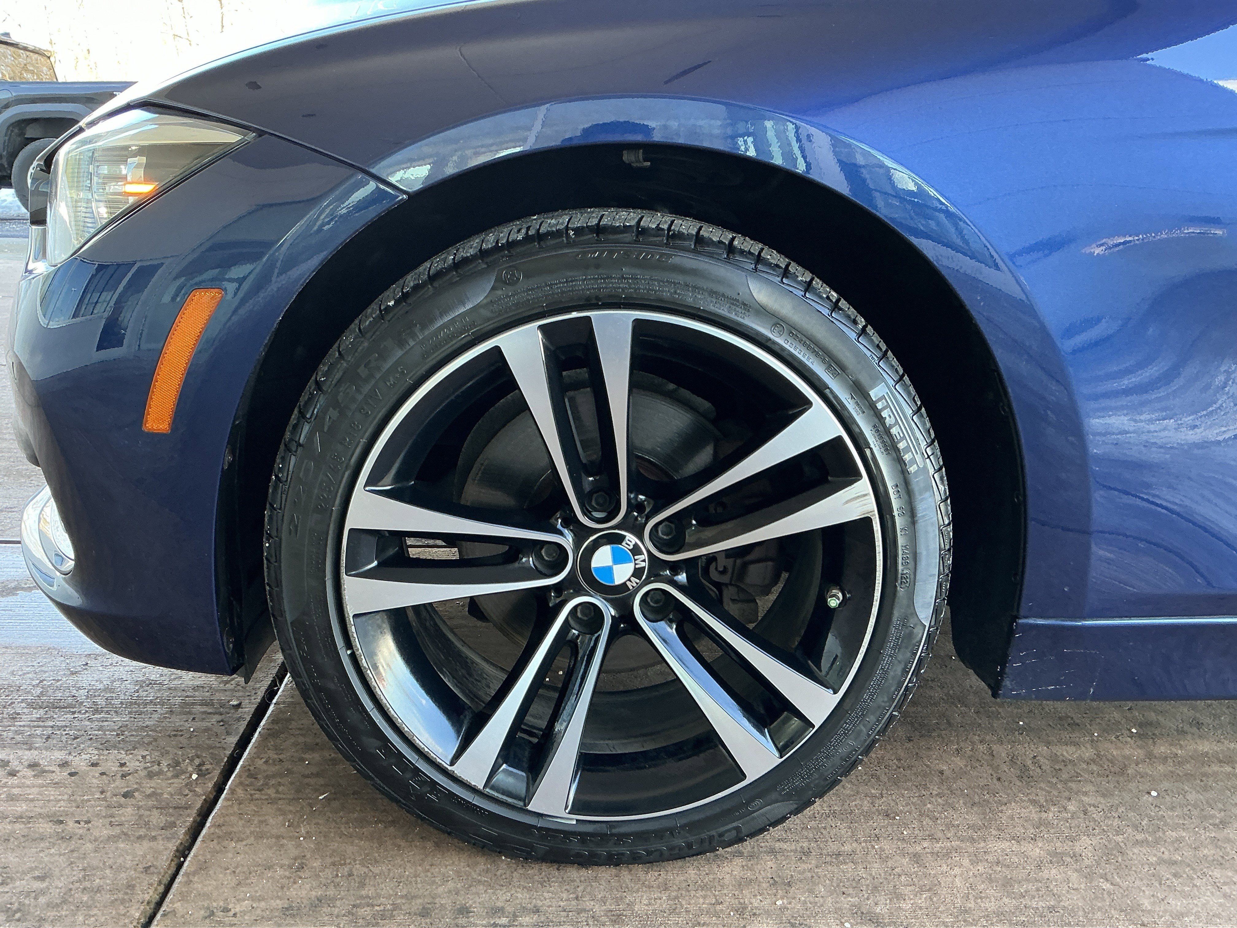 Used 2018 BMW 330i xDrive Sedan w/ Premium Package image 26